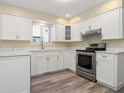 552 Yale Street - 5