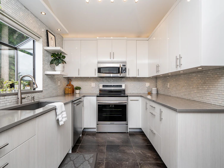 2436 Leclair Drive, Coquitlam, BC, V3K 6G7 - 10
