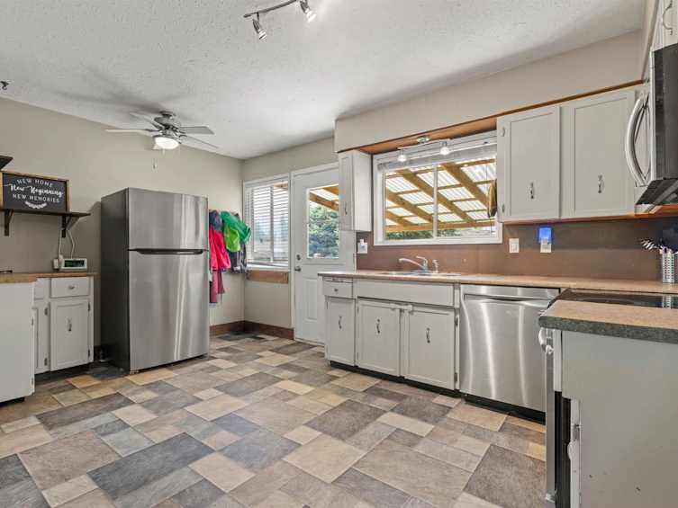 450 Wardle Street, Hope, BC, V0X 1L0 - 9