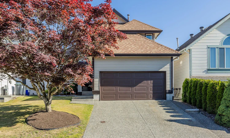 2796 Goldstream Crescent