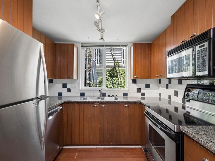 993 Lynn Valley Road, North Vancouver, BC, V7J 1Z6 - 19
