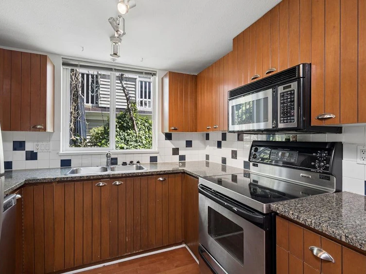 993 Lynn Valley Road, North Vancouver, BC, V7J 1Z6 - 17