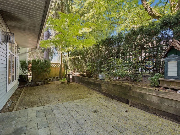 993 Lynn Valley Road, North Vancouver, BC, V7J 1Z6 - 8