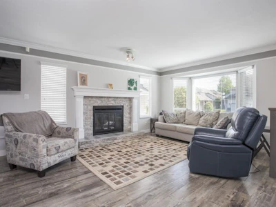 12181 Chestnut Crescent - 3