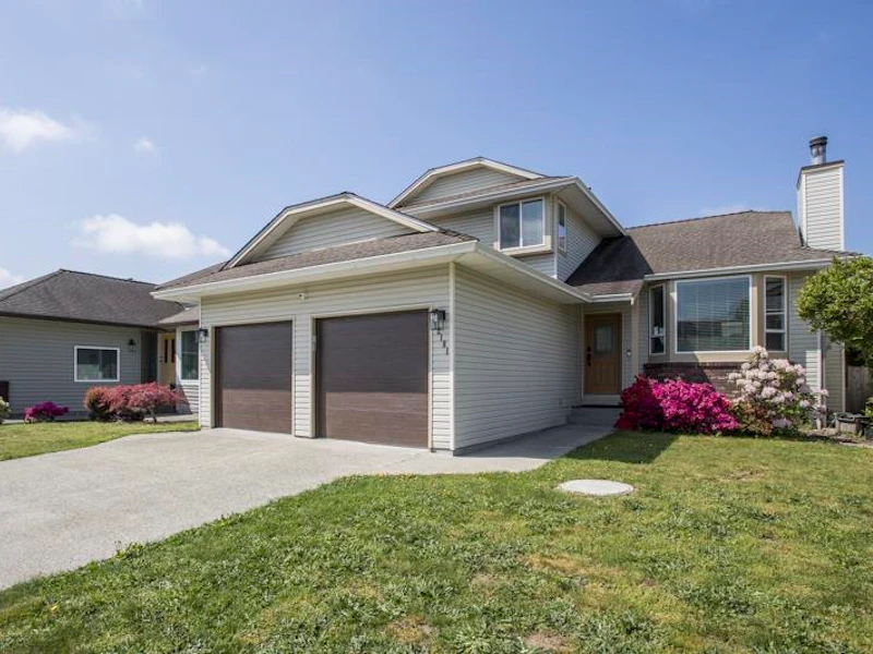 12181 Chestnut Crescent, Pitt Meadows BC V3Y 2C8