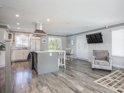 12181 Chestnut Crescent - 5