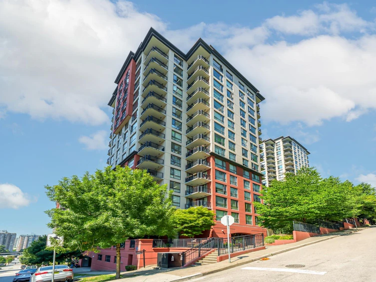 601-813 Agnes Street, New Westminster, BC, V3M 0A9