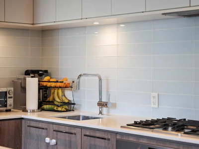 608-680 Seylynn Crescent - 4