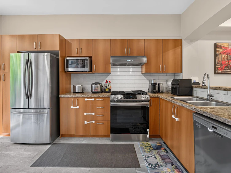 17-9088 Halston Court, Burnaby, BC, V3N 0A7 - 11