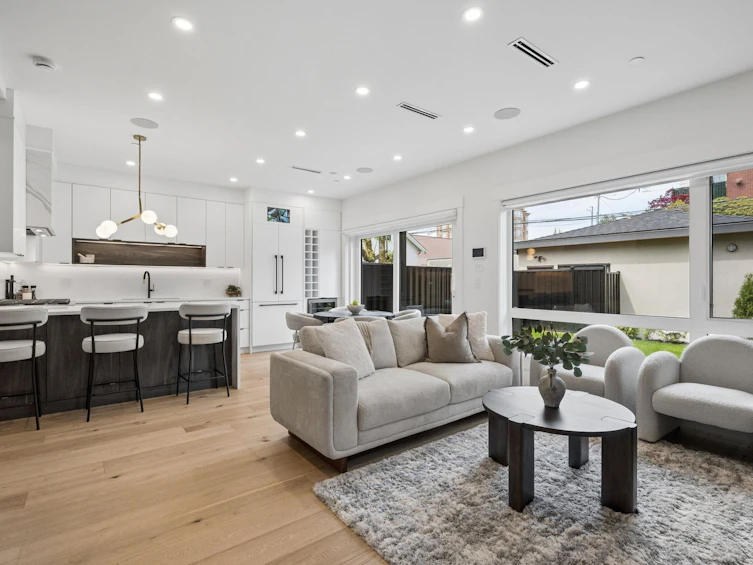 2-4549 W 11th Avenue, Vancouver, BC, V6R 2M5