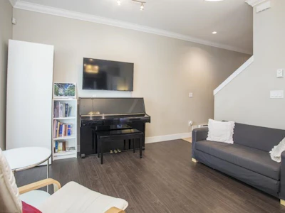 3-9131 Williams Road - 5