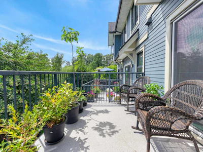 805-8485 New Haven Close Close - 2