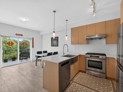 805-8485 New Haven Close Close - 4
