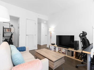 1002-3200 Corvette Way - 5