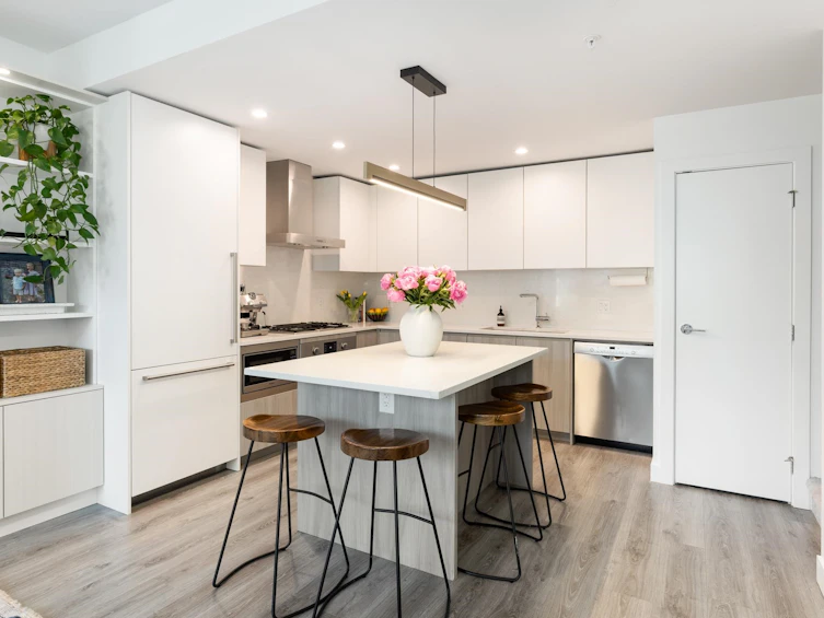 215-2060 Curling Road, North Vancouver, BC, V7P 0E1 - 10