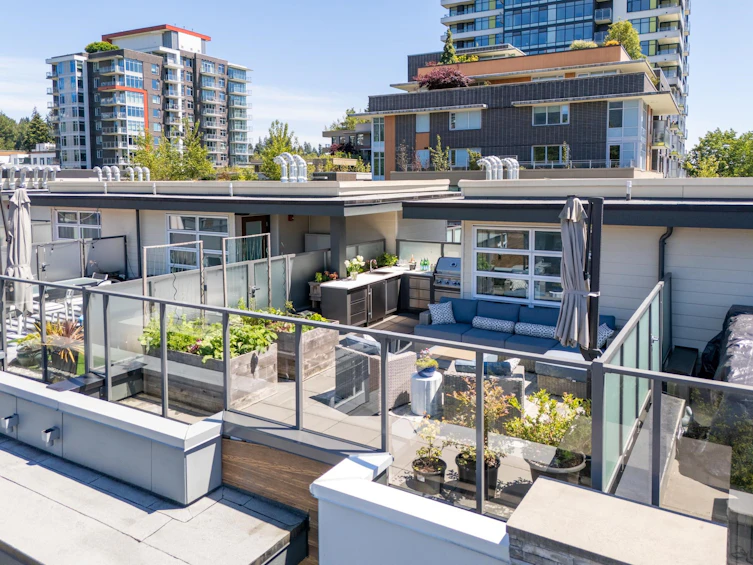 215-2060 Curling Road, North Vancouver, BC, V7P 0E1