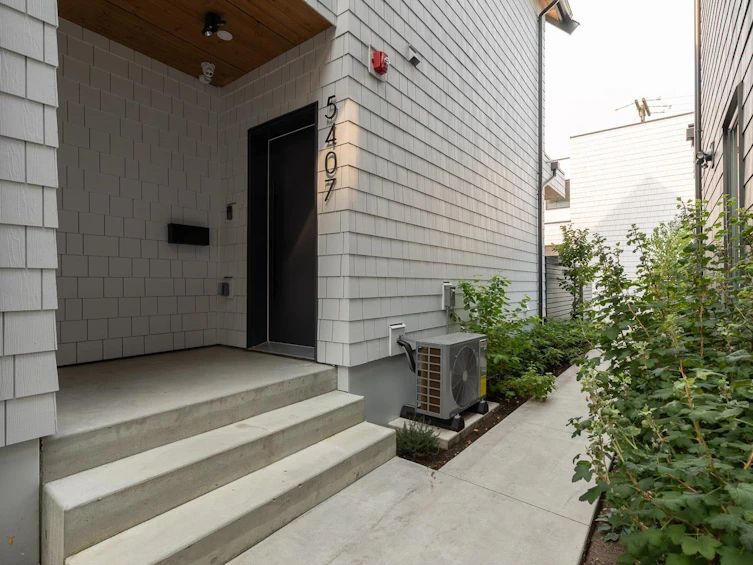 5407 Wales Street, Vancouver, BC, V5R 3M9 - 15