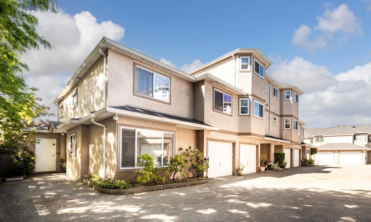 4-7171 Blundell Road