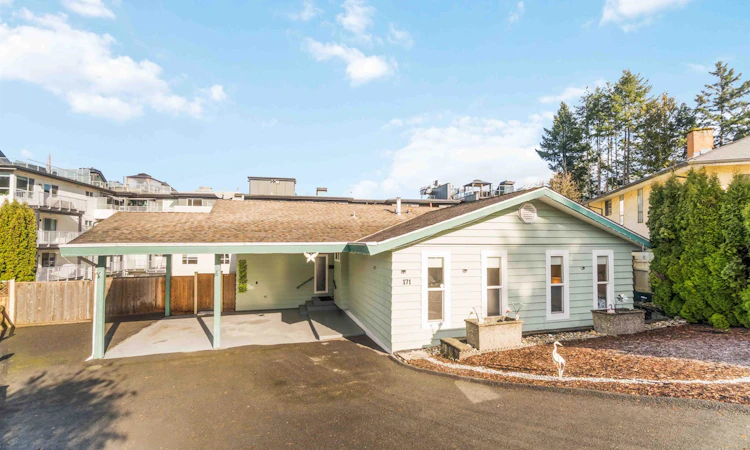 171 Edward Crescent