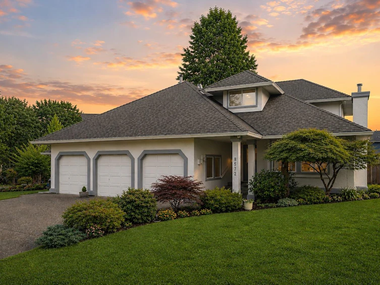 8572 164a Street, Surrey, BC, V4N 3G8