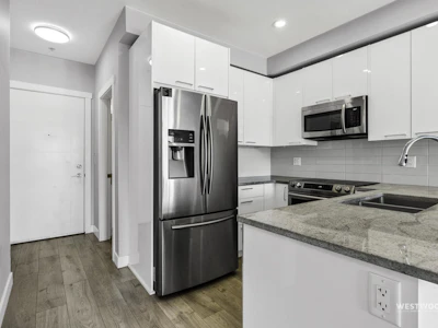 210-20696 Eastleigh Crescent - 3