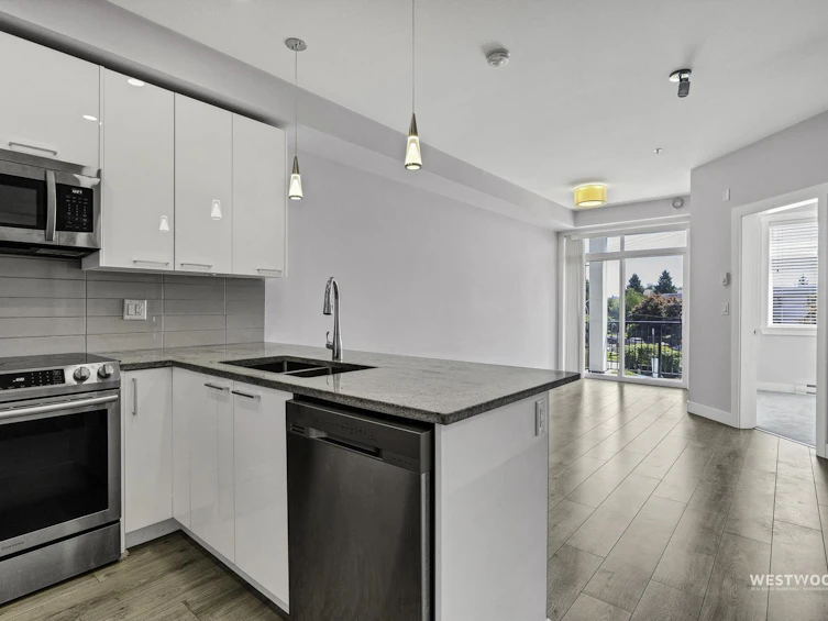 210-20696 Eastleigh Crescent, Langley, BC, V3A 0M3