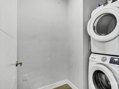 210-20696 Eastleigh Crescent - 5