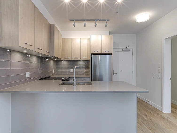 403-4933 Clarendon Street, Vancouver, BC, V5R 3J3 - 2
