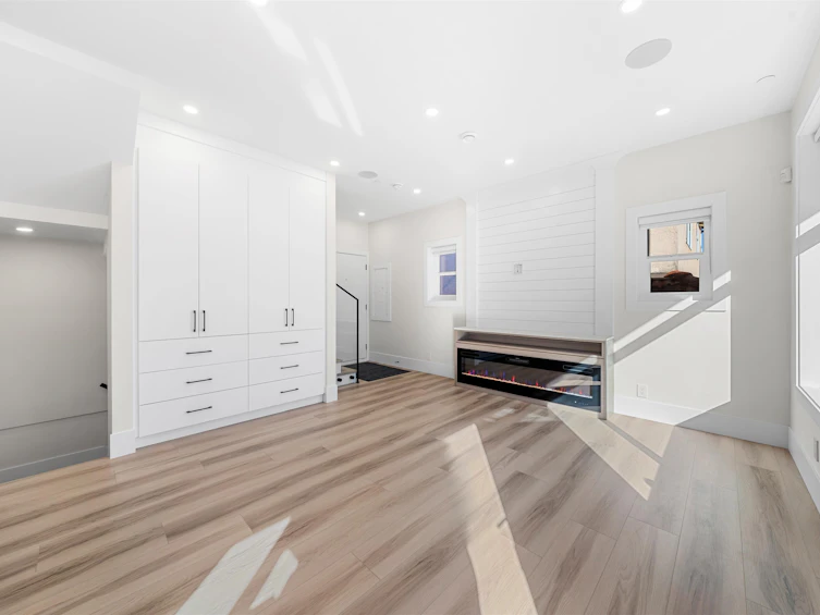 4318 Nanaimo Street, Vancouver, BC, V5N 5J1 - 5