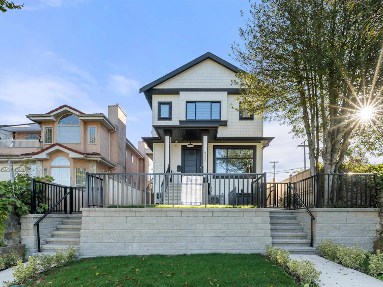 4318 Nanaimo Street, Vancouver, BC, V5N 5J1