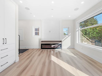 4318 Nanaimo Street - 3