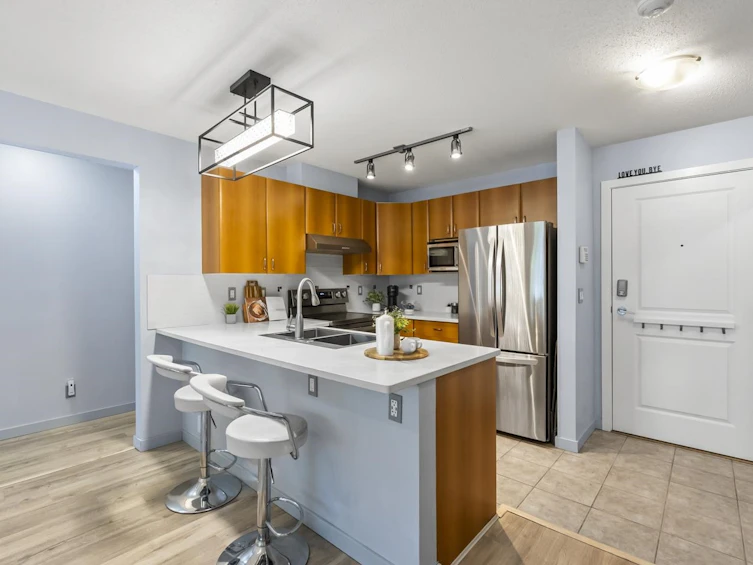 212-14885 105 Avenue, Surrey, BC, V3R 2V6 - 9