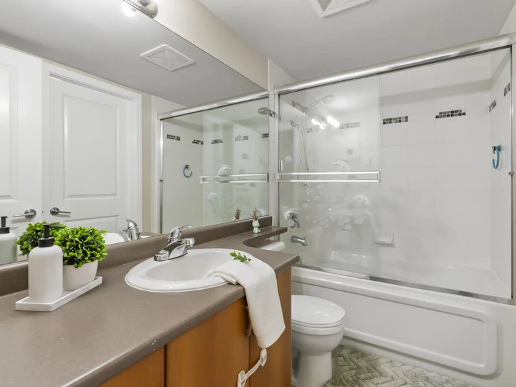 212-14885 105 Avenue, Surrey, BC, V3R 2V6 - 24