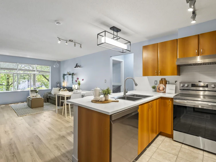 212-14885 105 Avenue, Surrey, BC, V3R 2V6 - 11