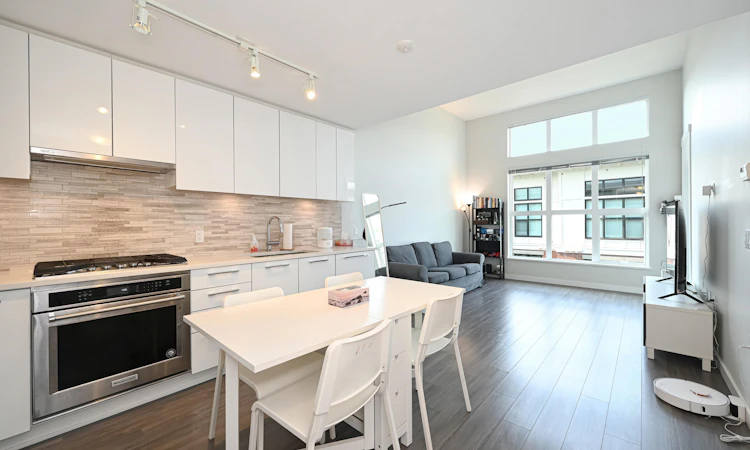 427-9551 Alexandra Road