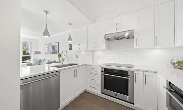 502-1838 Nelson Street