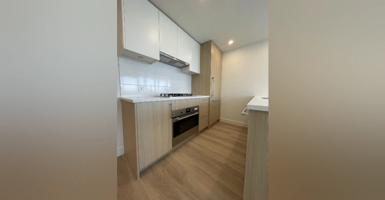 9675 King George Boulevard, Surrey, BC, V3T 0T7