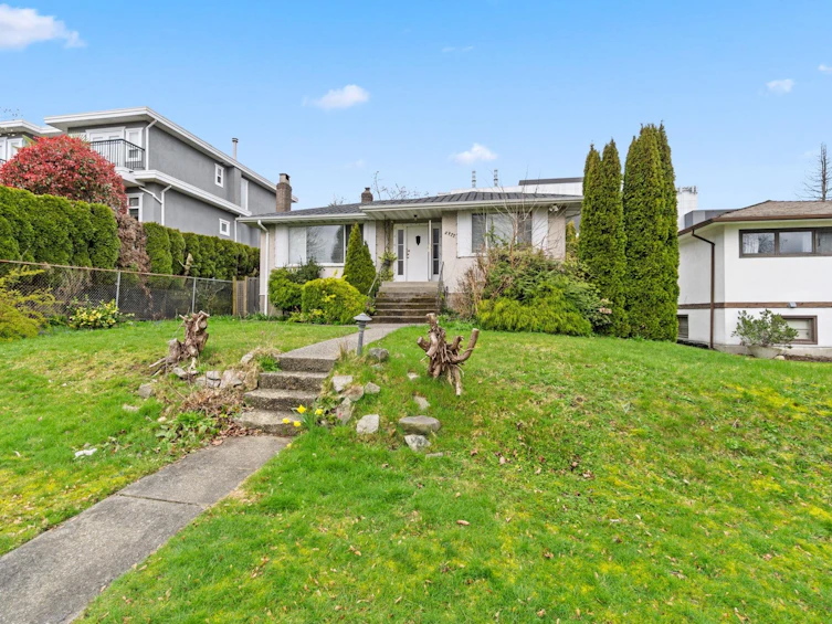 3977 Forest Street, Burnaby, BC, V5G 1W7 - 3