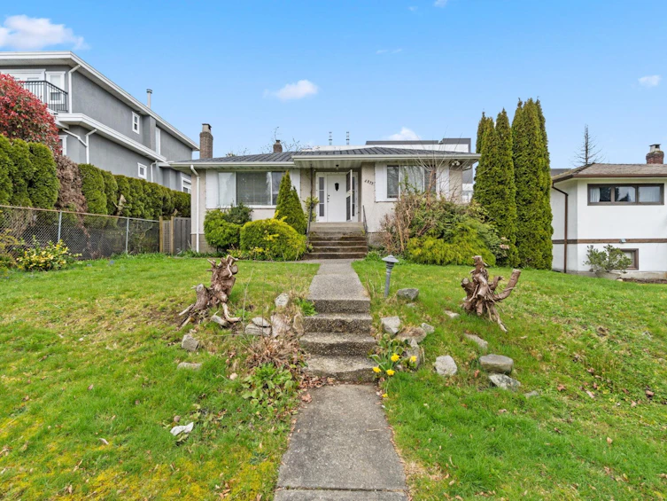 3977 Forest Street, Burnaby, BC, V5G 1W7