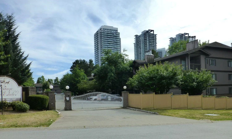 2103-13819 100 Avenue