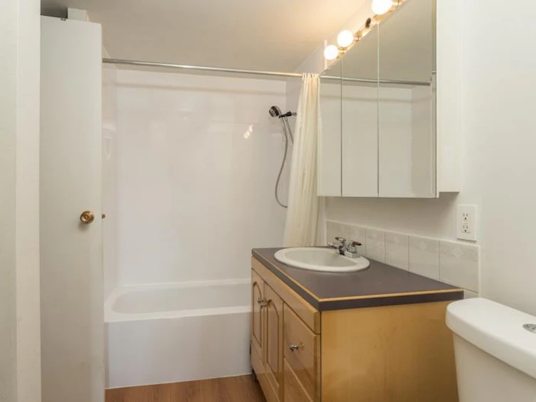 115-9300 Glenacres Drive, Richmond, BC, V7A 1Y8 - 14