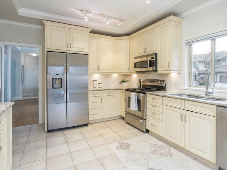 7-3387 King George Boulevard, Surrey, BC, V4P 1B7 - 11