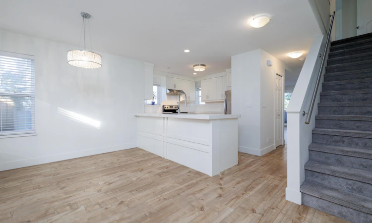 140 Shoreline Circle
