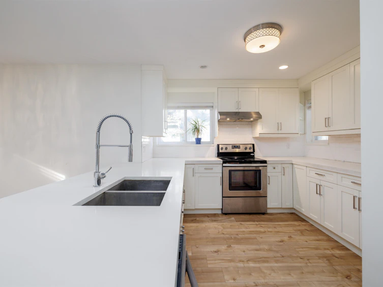 140 Shoreline Circle, Port Moody, BC, V3H 5B3 - 4