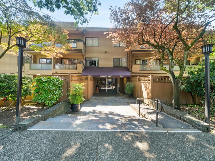 214-2190 W 7th Avenue, Vancouver, BC, V6K 4K7 - 2