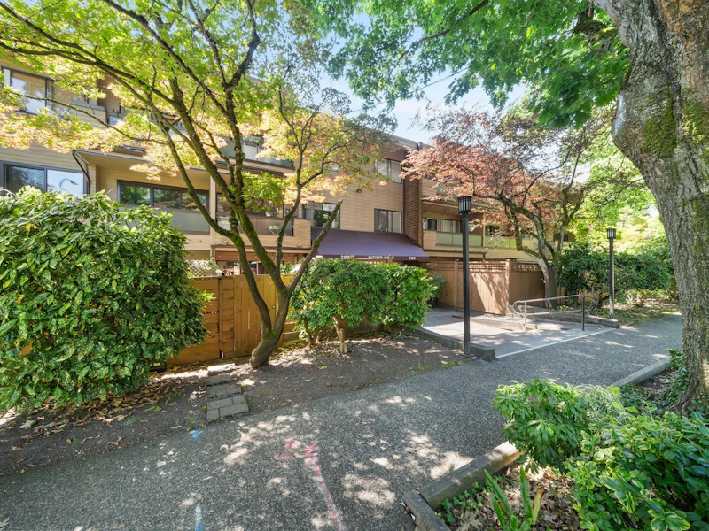 214 - 2190 W 7th Avenue, Vancouver BC V6K 4K7
