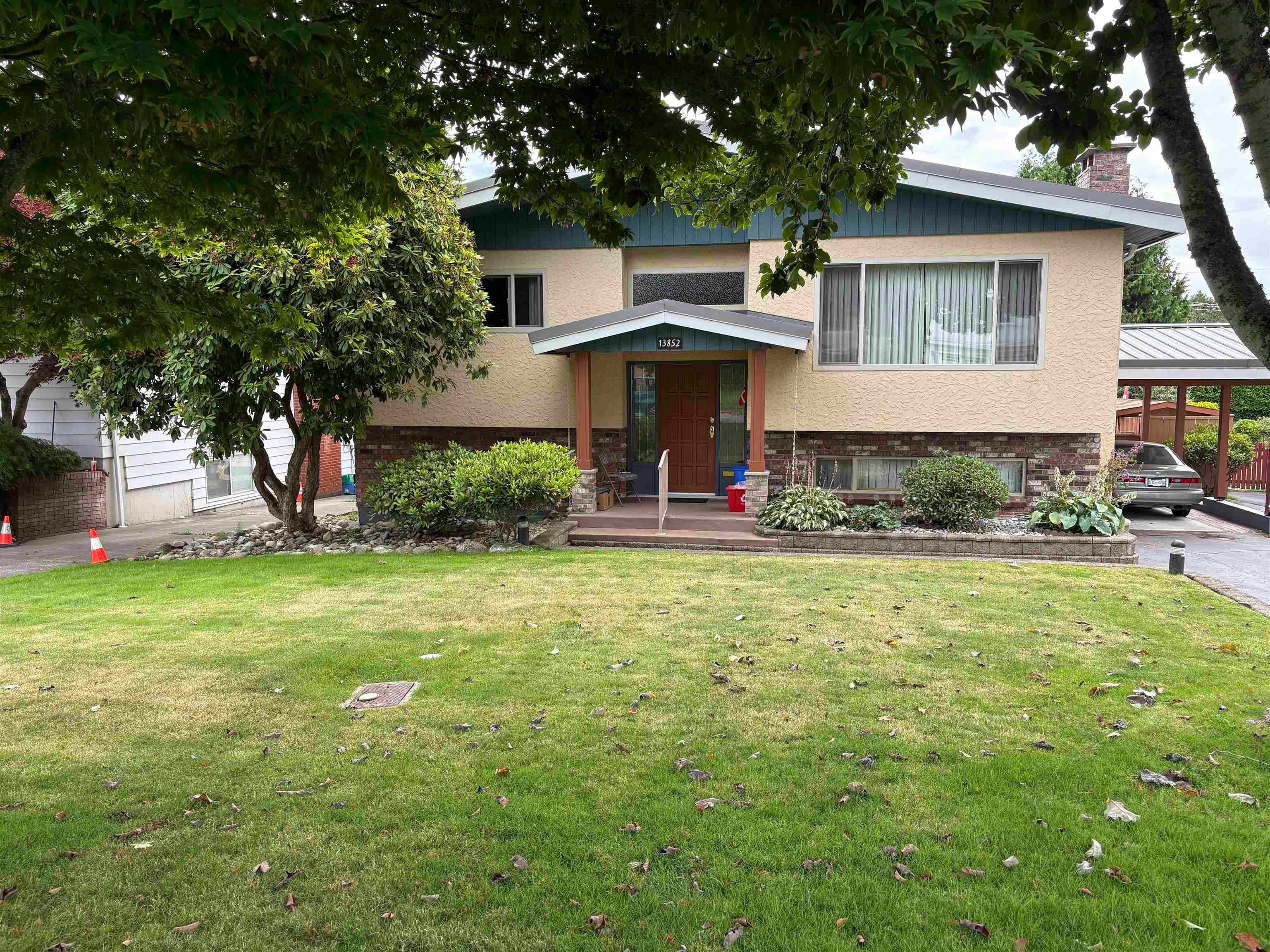 13852 Malabar Avenue, Surrey, BC, V4B 2X9