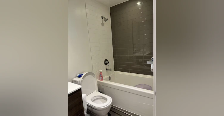 4688 Kingsway, Burnaby, BC, V5H 4L9 - 5