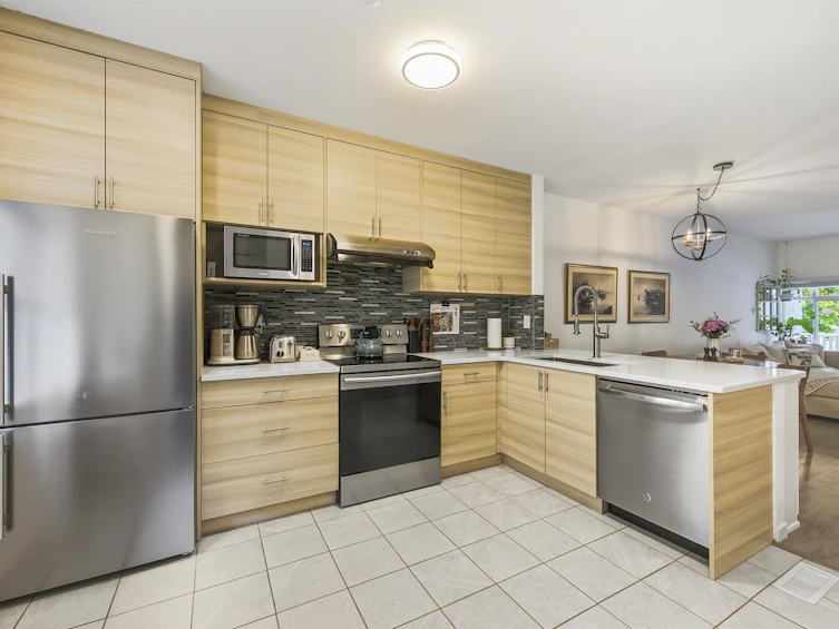 8529 Jellicoe Street, Vancouver, BC, V5S 4T5 - 9