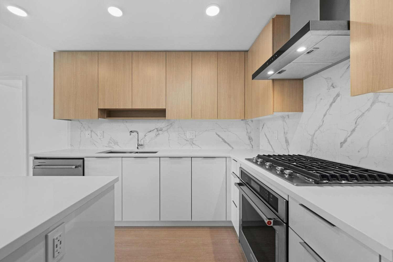 202-7769 Park Crescent, Burnaby, BC, V3N 0J7 - 7